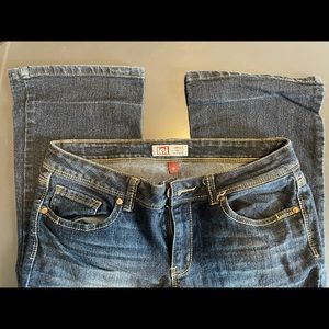 🌵3/$30 L.e.i Ashley low rise slim boot cut jeans